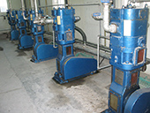 北京某知名化工廠使用的我公司W(wǎng)LW-50立式無油往復式真空泵